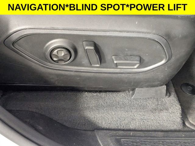 Used 2022 Jeep Grand Cherokee L Limited w/ Black Appearance Package image 39