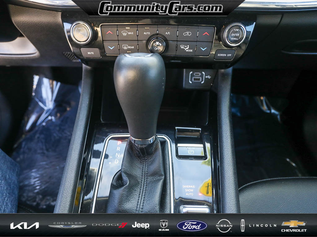 Used 2024 Jeep Compass Limited image 17