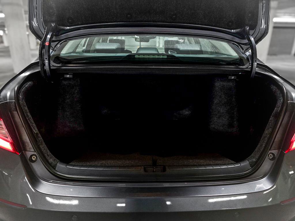 Used 2021 Honda Accord Touring image 8