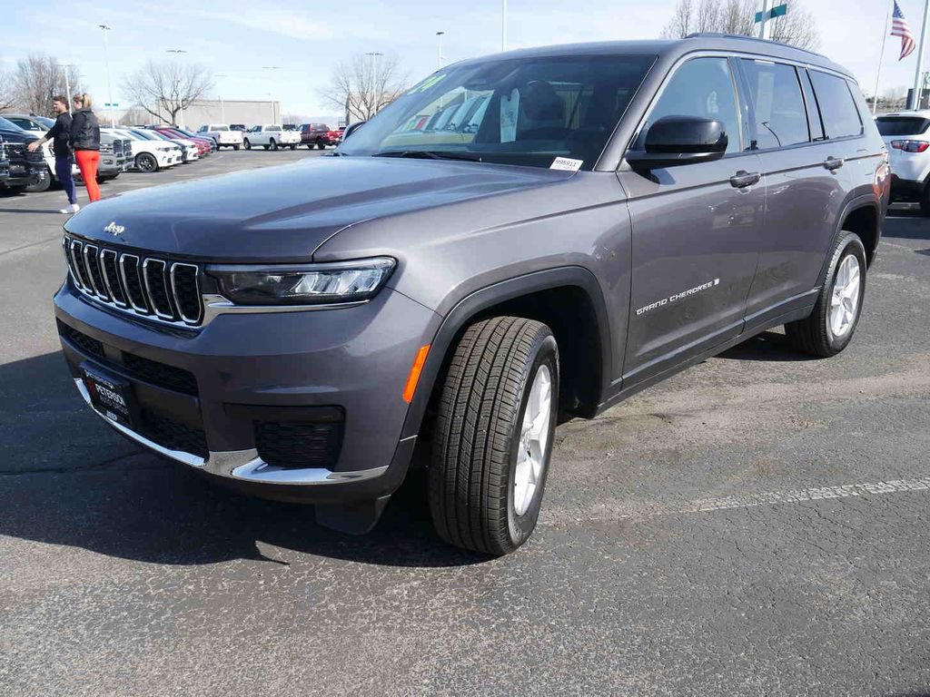 Certified 2024 Jeep Grand Cherokee L Laredo image 4