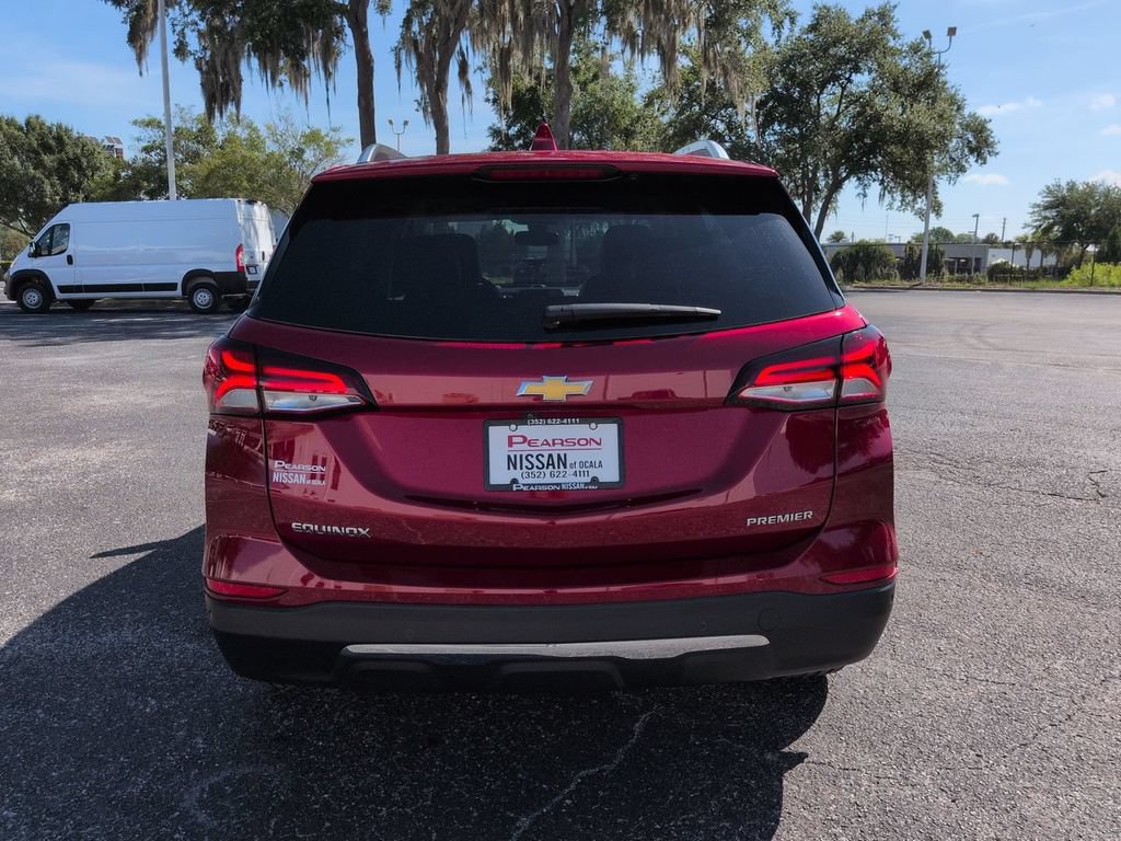 Used 2024 Chevrolet Equinox Premier FWD image 5