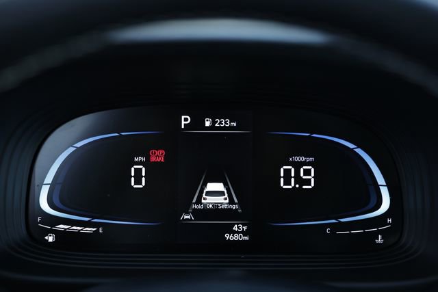 Used 2024 Hyundai Venue Limited image 29