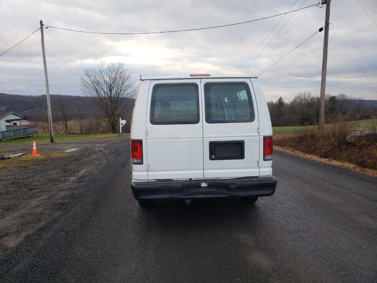 Used 2011 Ford E-150 and Econoline 150 Wagon w/ PWR Windows & Locks Group image 8