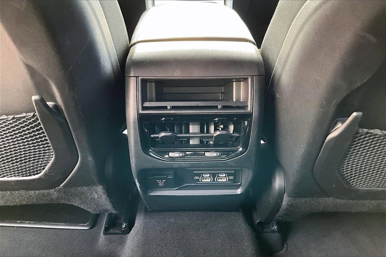 Used 2024 Jeep Grand Cherokee Altitude image 15