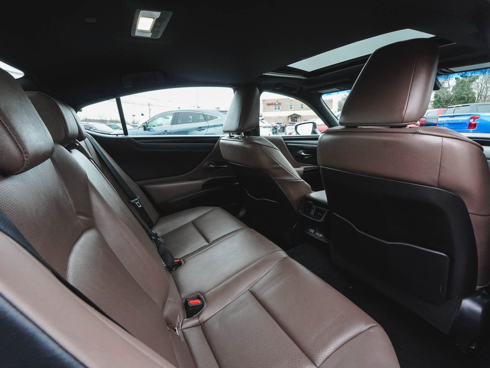 Used 2023 Lexus ES 250 w/ Premium Package image 30