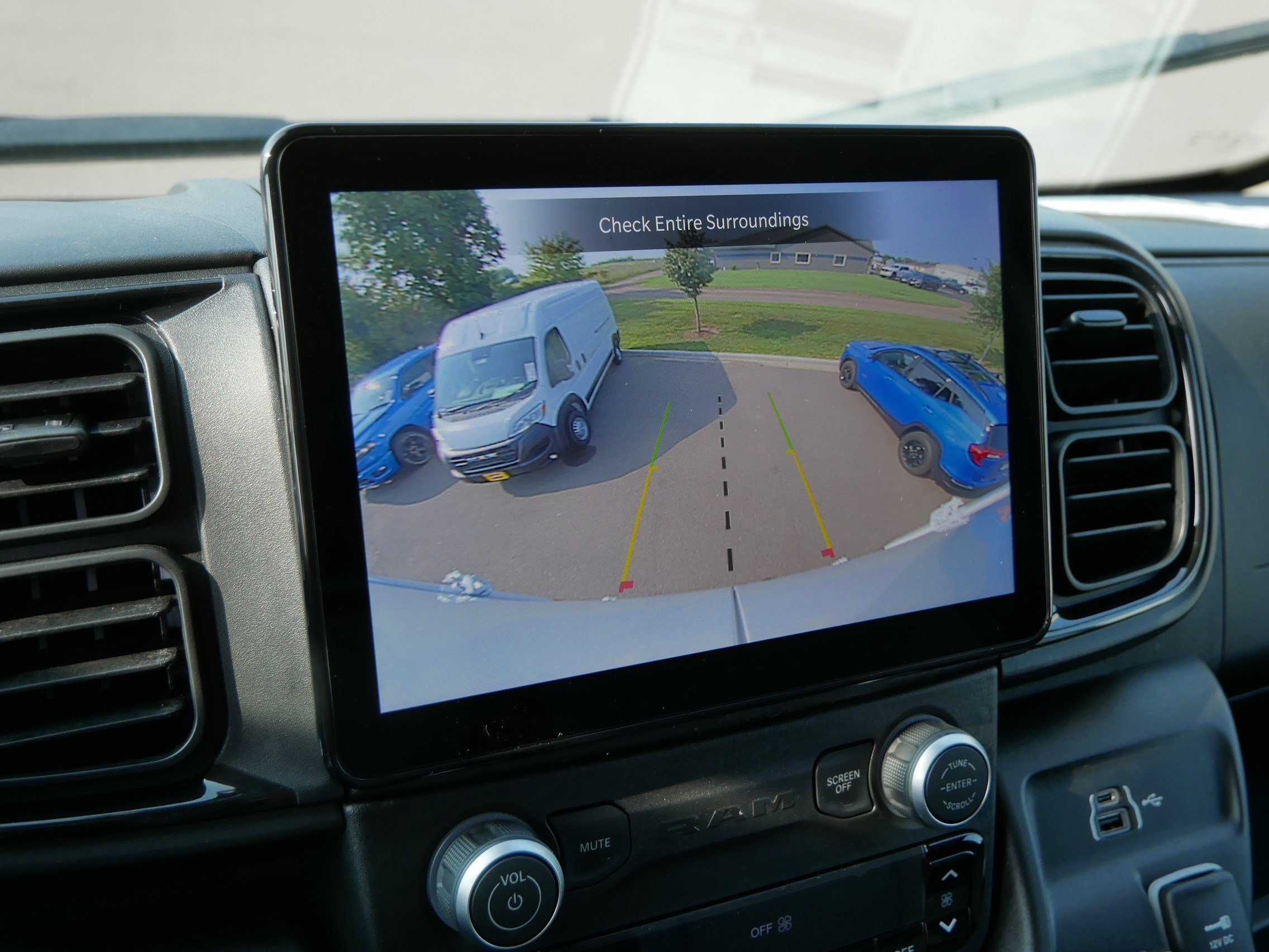 New 2025 RAM ProMaster 3500 w/ Premium Convenience Group image 9