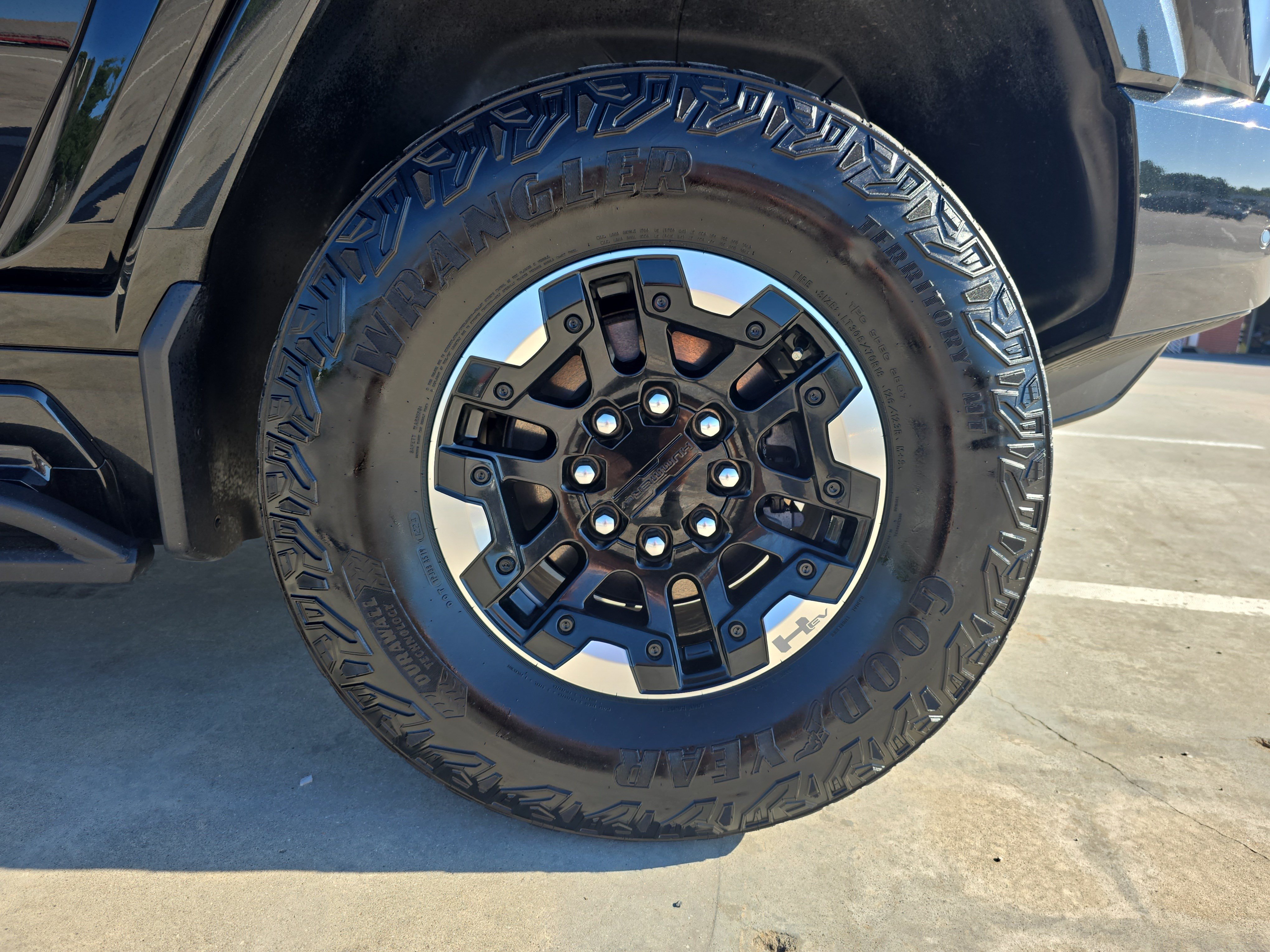 Used 2024 GMC Hummer EV 3X w/ Extreme Off-Road Package AWD/4WD image 34