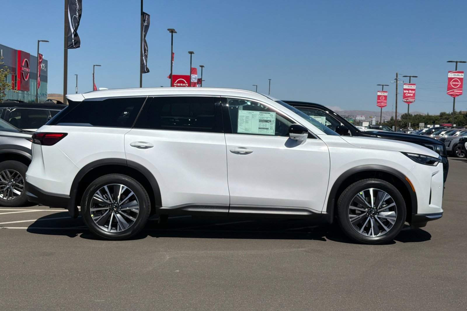 New 2027 INFINITI QX60 Luxe w/ Cargo Package AWD/4WD image 3