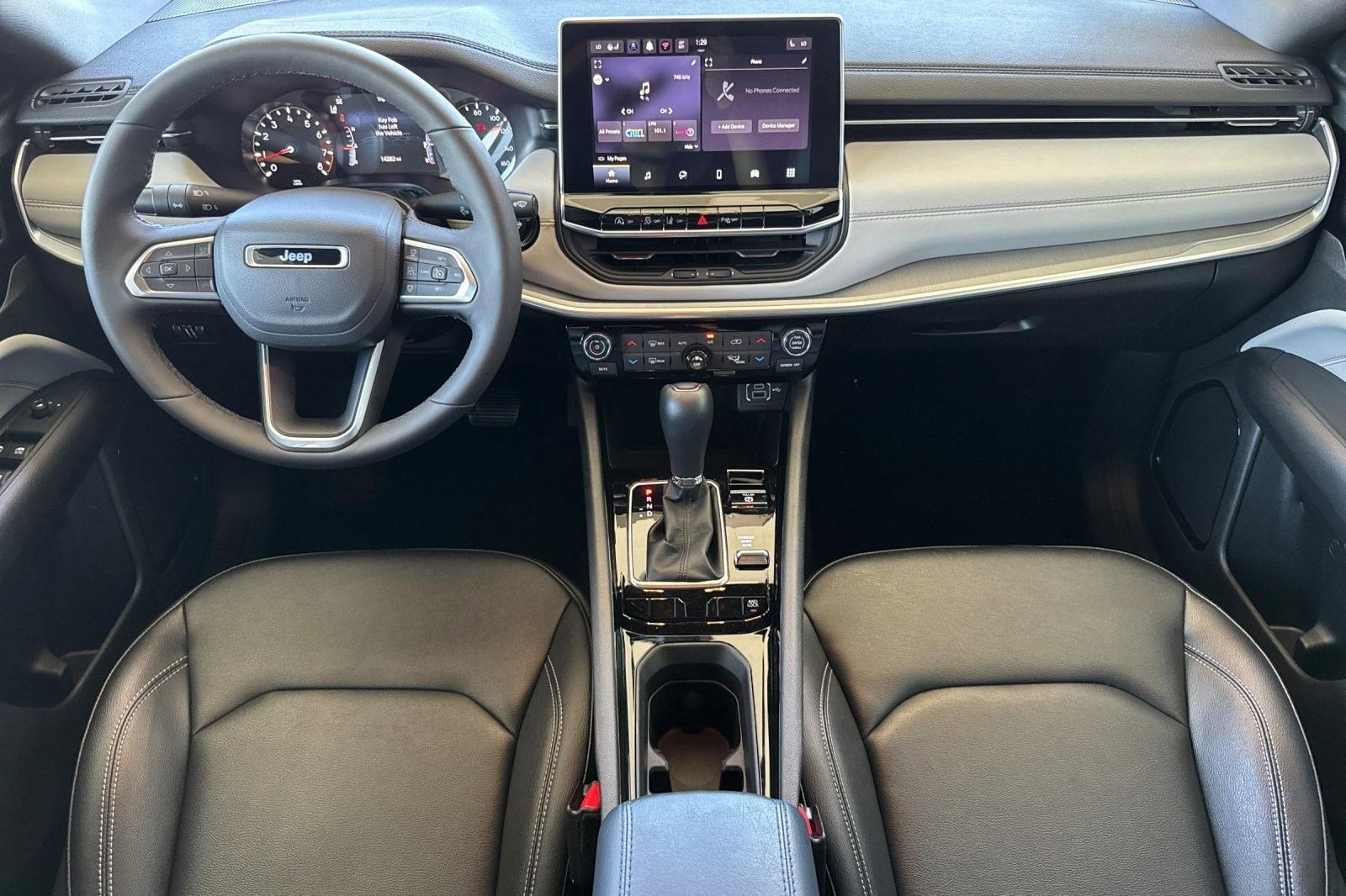 Used 2025 Jeep Compass Limited image 27