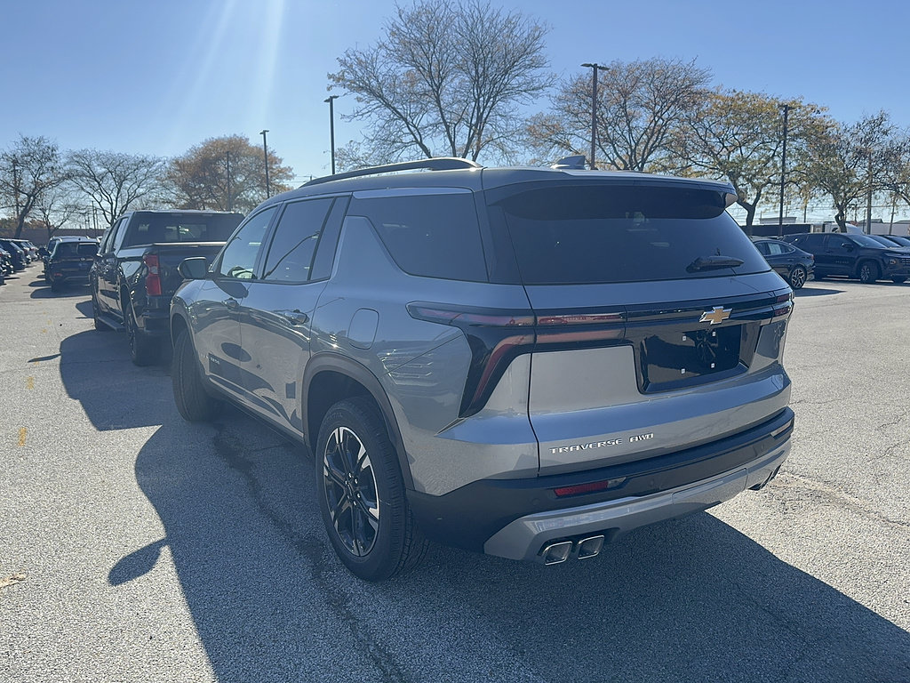 New 2027 Chevrolet Traverse LT AWD/4WD image 3