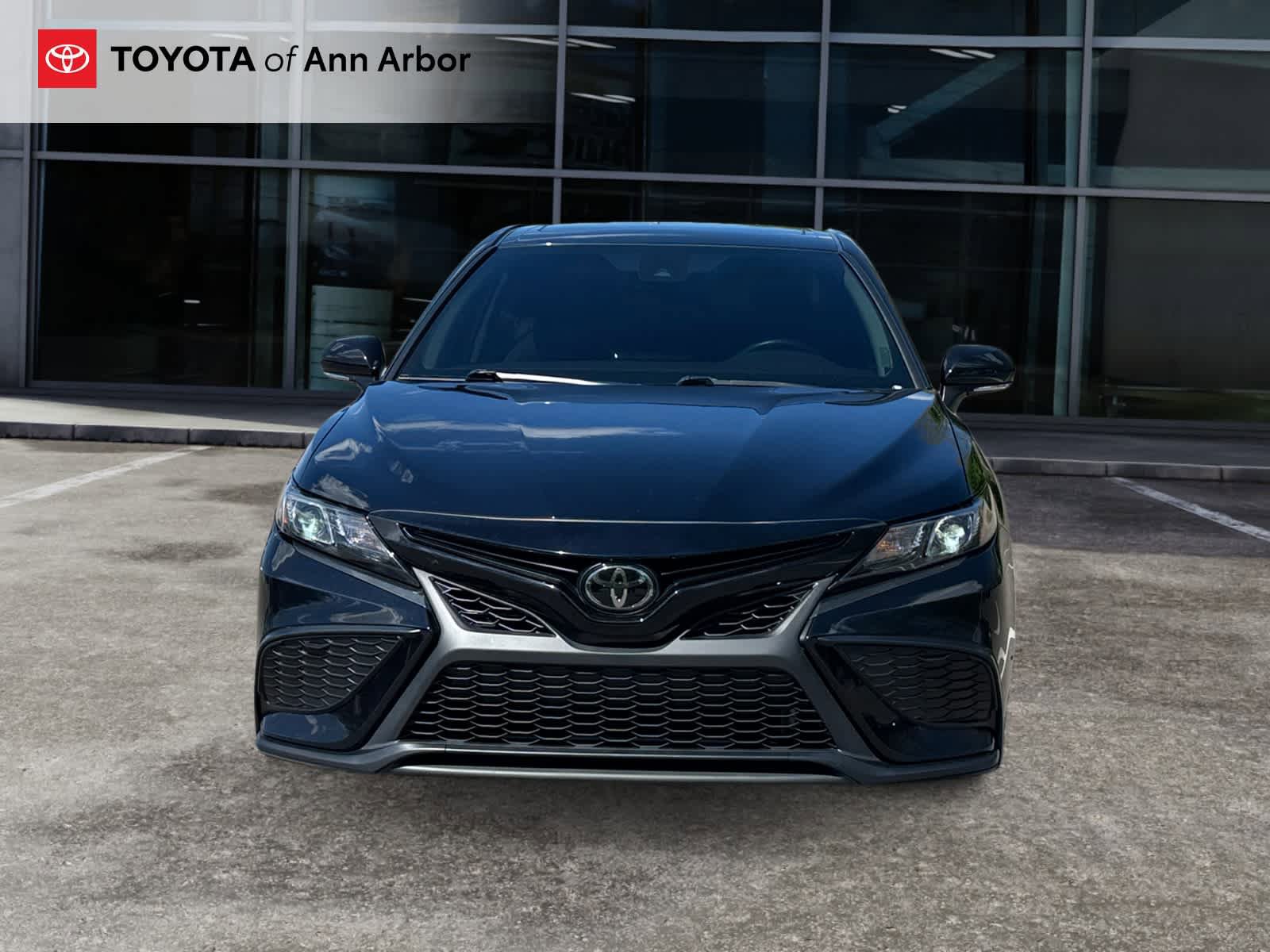 Used 2024 Toyota Camry SE w/ Cold Weather Package FWD image 13