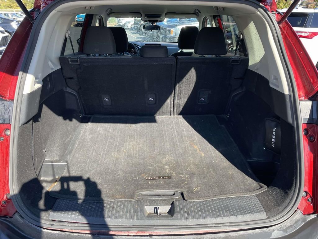 Used 2022 Nissan Rogue SV image 38
