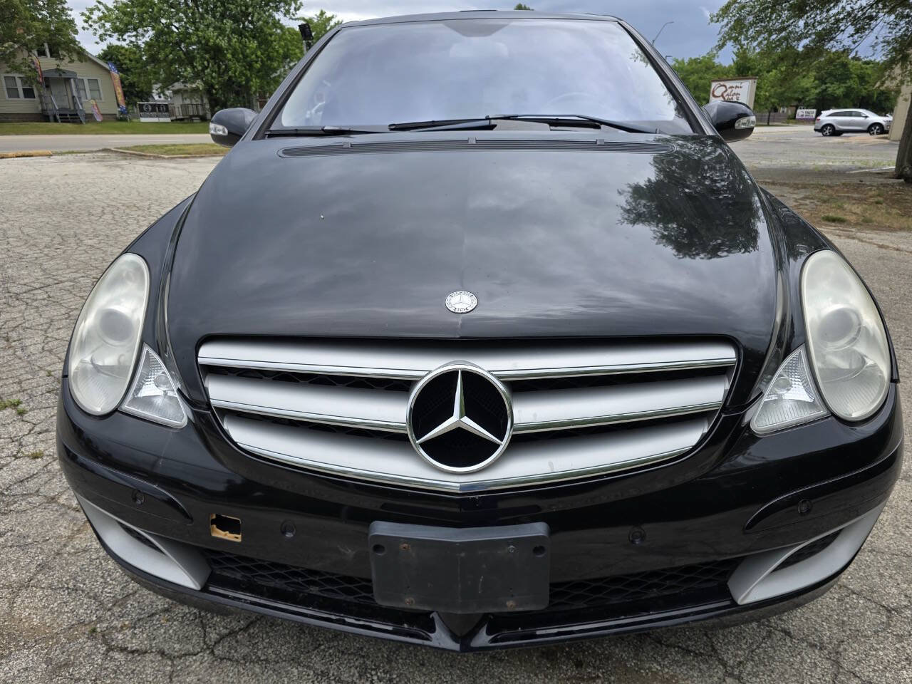 Used 2007 Mercedes-Benz R 500 4MATIC w/ P2 Pkg image 2