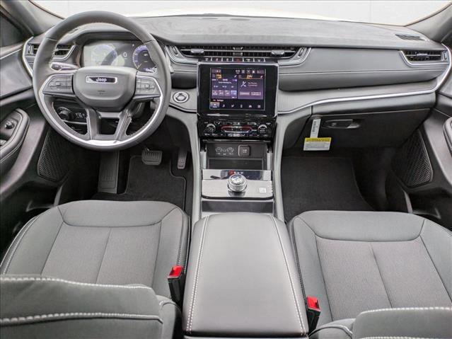 New 2025 Jeep Grand Cherokee Laredo w/ Luxury Tech Group I image 14