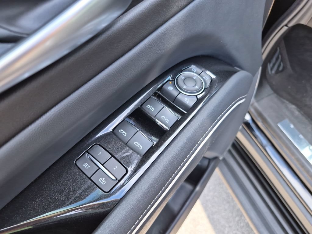 Used 2024 Cadillac Escalade Sport w/ LPO, ONYX Package AWD/4WD image 23