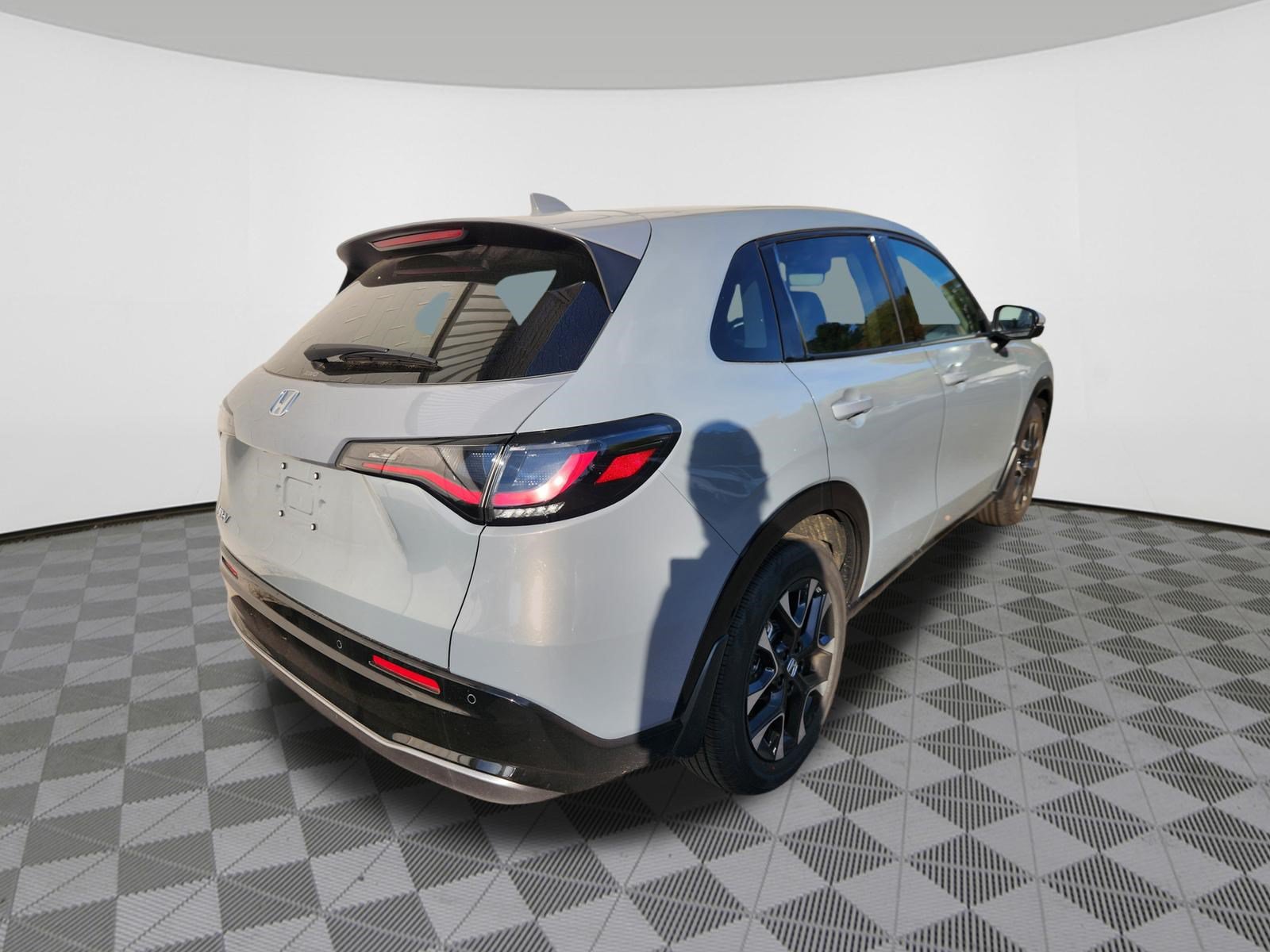 Used 2027 Honda HR-V EX-L image 4