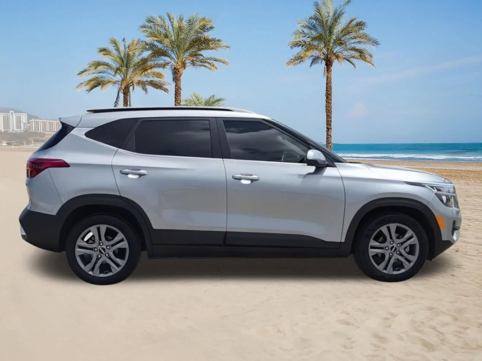 Used 2023 Kia Seltos S w/ Navigation Package FWD image 9