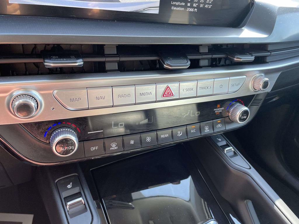 Used 2025 Kia Telluride S AWD/4WD image 19