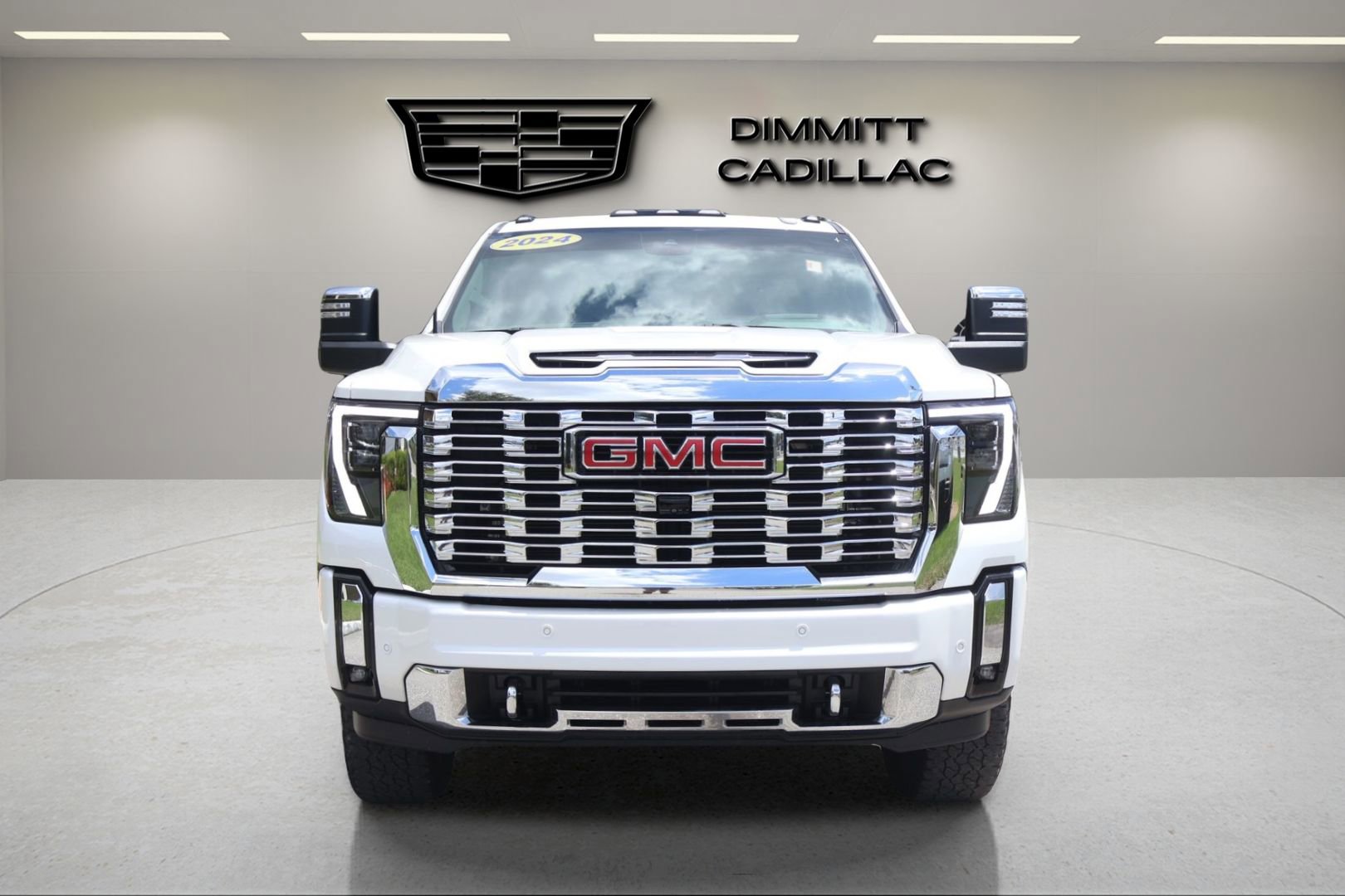 Used 2024 GMC Sierra 3500 Denali w/ Denali Reserve Package AWD/4WD image 8