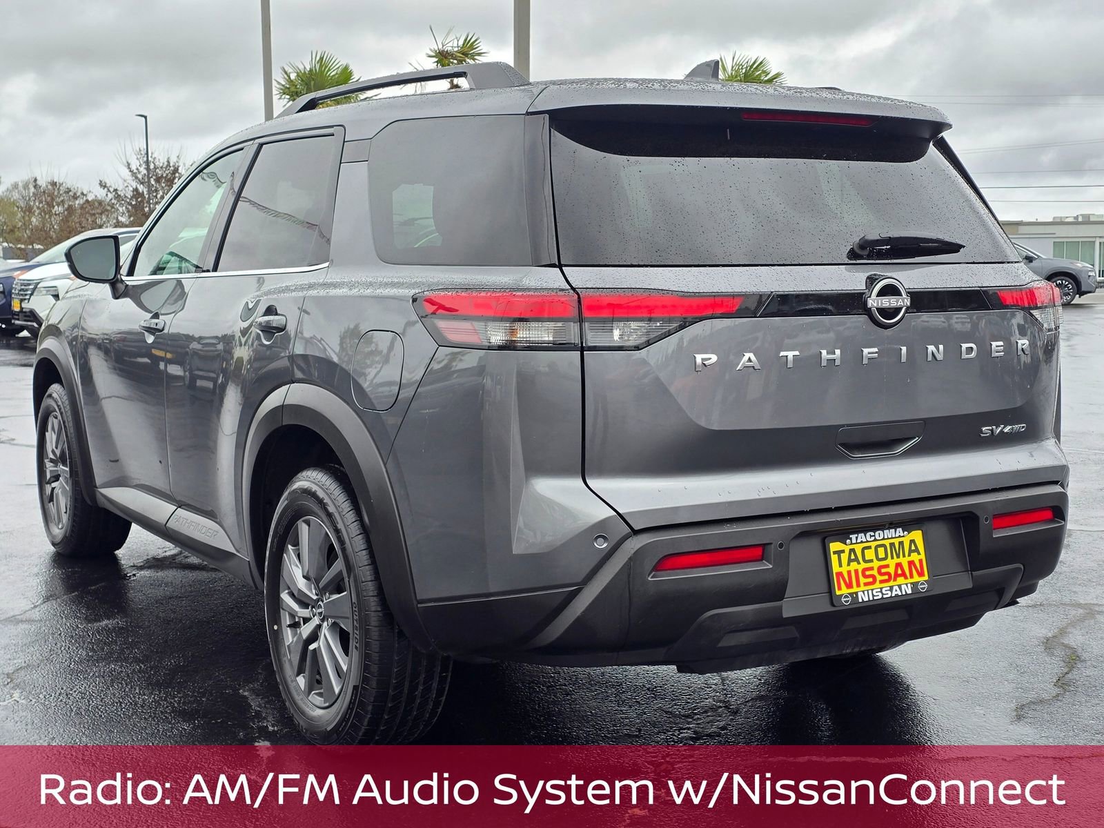 Used 2024 Nissan Pathfinder SV video 3