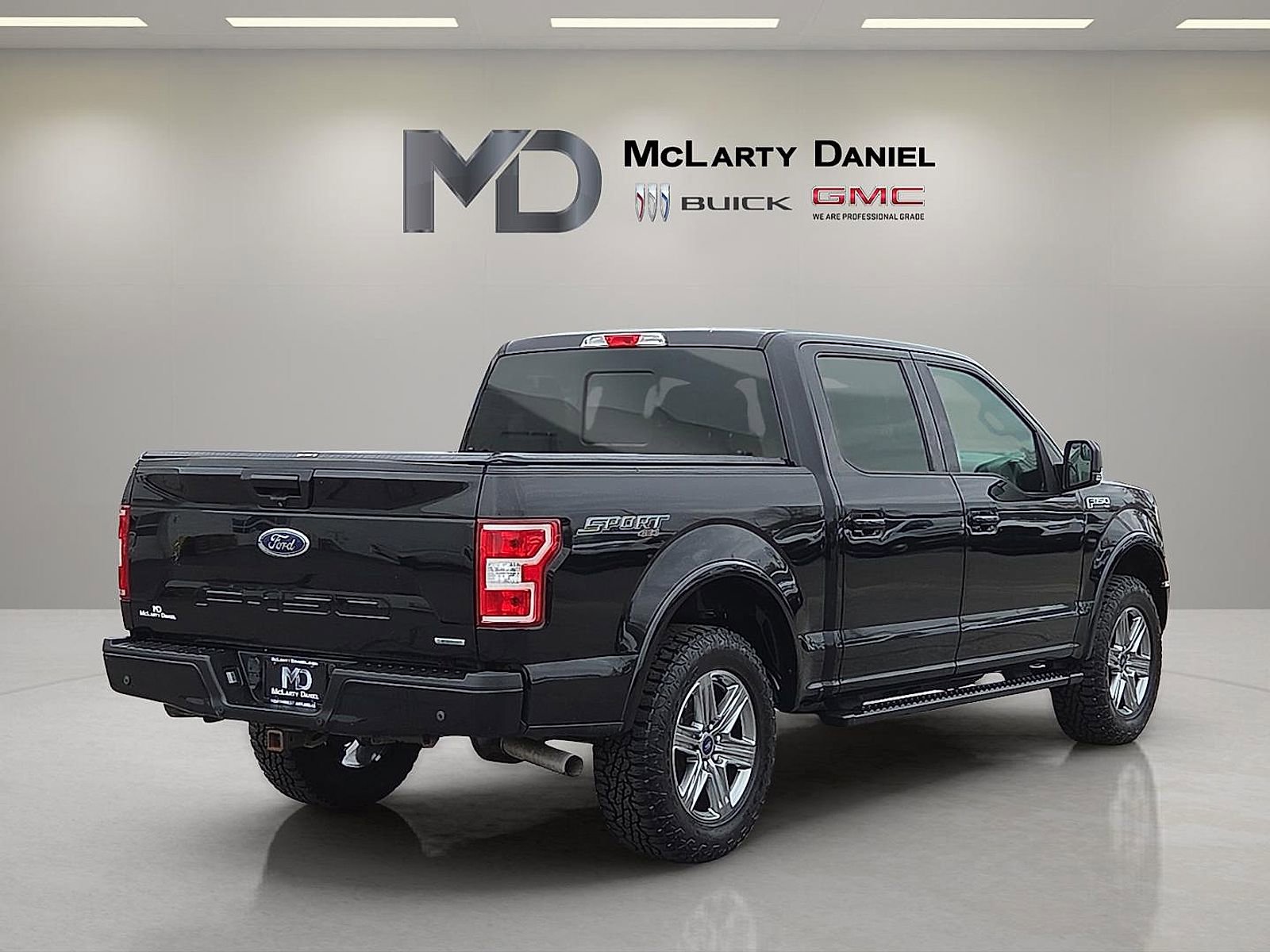 Used 2018 Ford F150 XLT w/ Equipment Group 302A Luxury image 5
