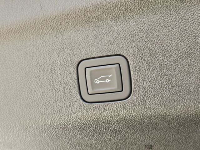 Used 2025 GMC Yukon Denali Ultimate w/ LPO, Floor Liner Package image 29