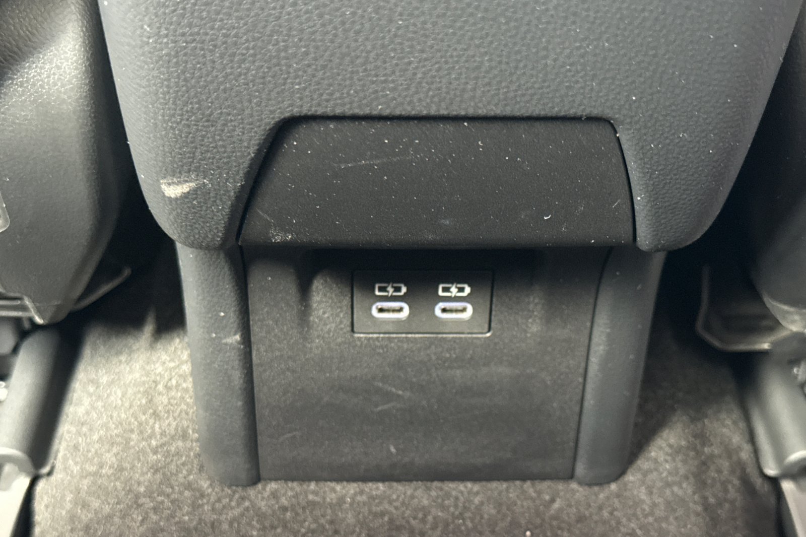 Used 2024 Toyota Prius LE FWD image 15