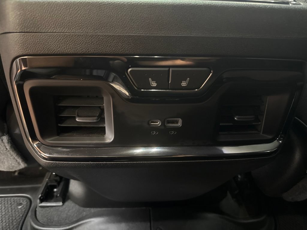 Used 2022 GMC Sierra 1500 AT4 w/ AT4 Preferred Package AWD/4WD image 13