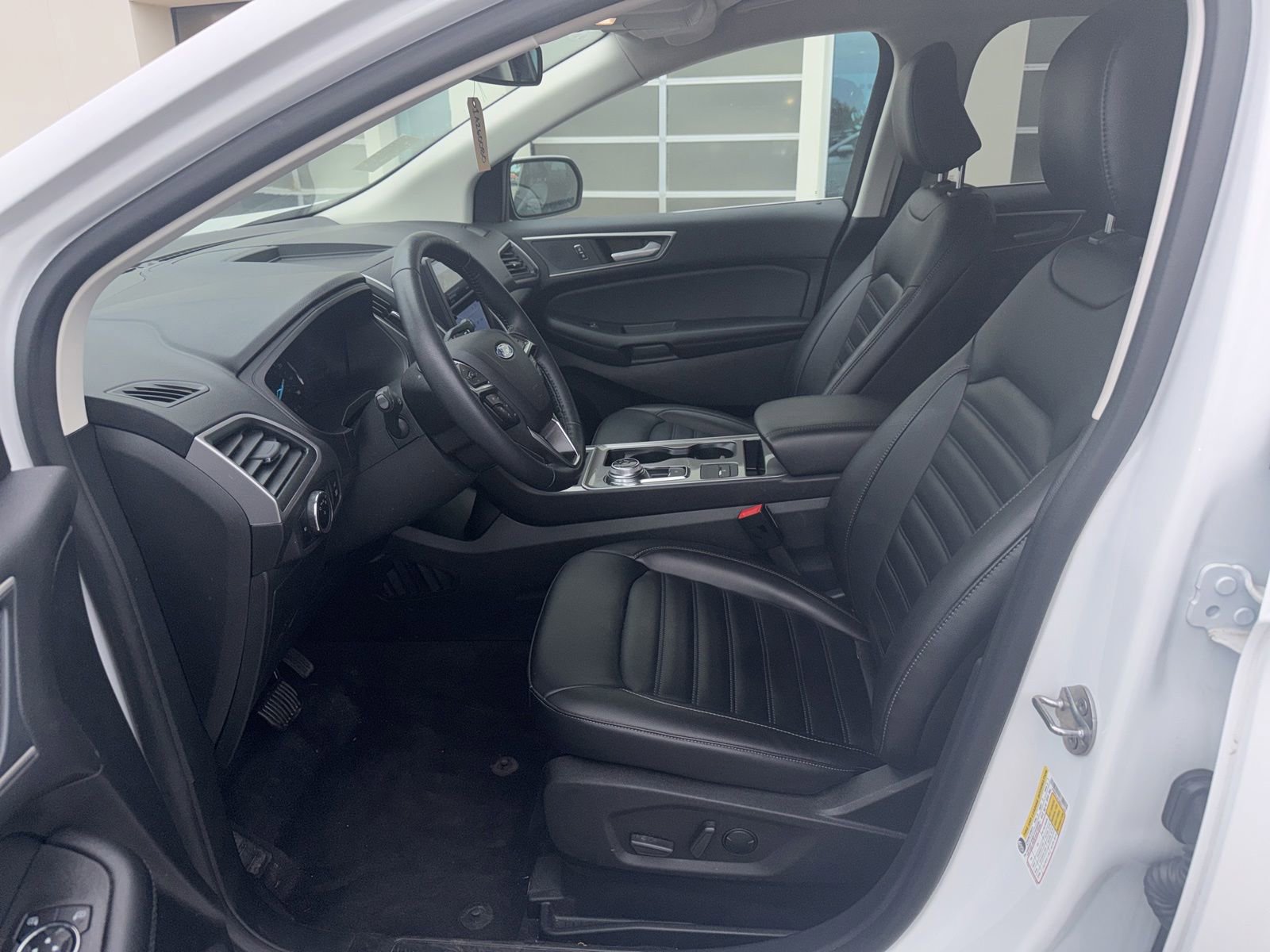 Used 2024 Ford Edge SEL w/ Convenience Package AWD/4WD image 5