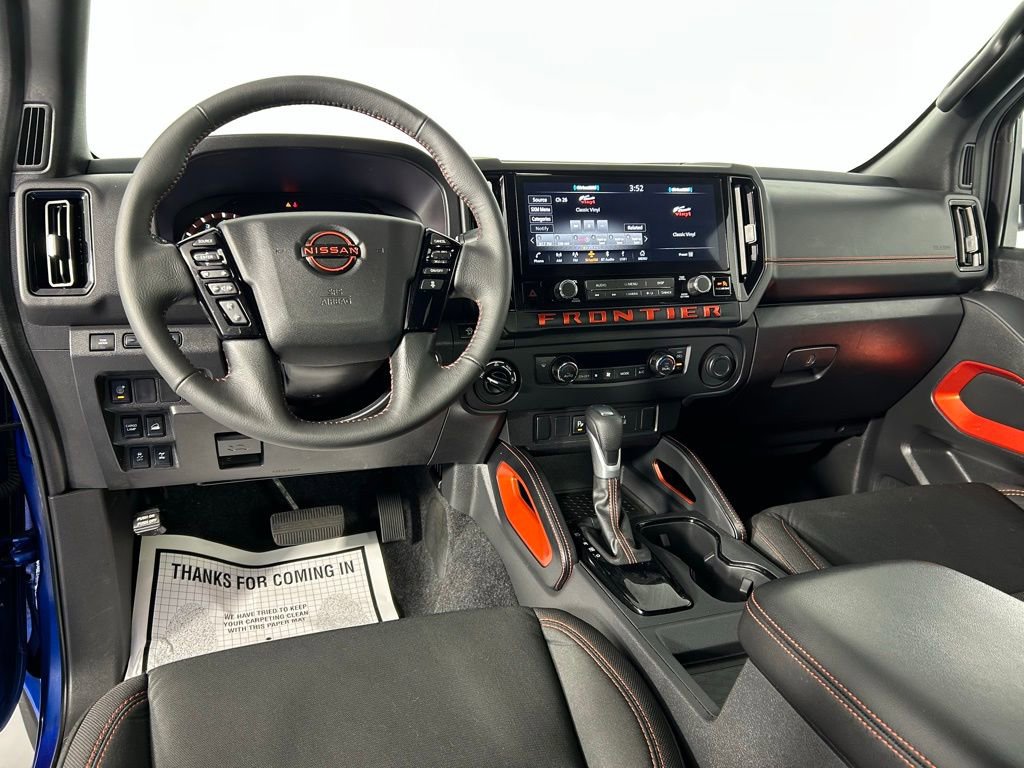 Used 2025 Nissan Frontier PRO-4X image 17