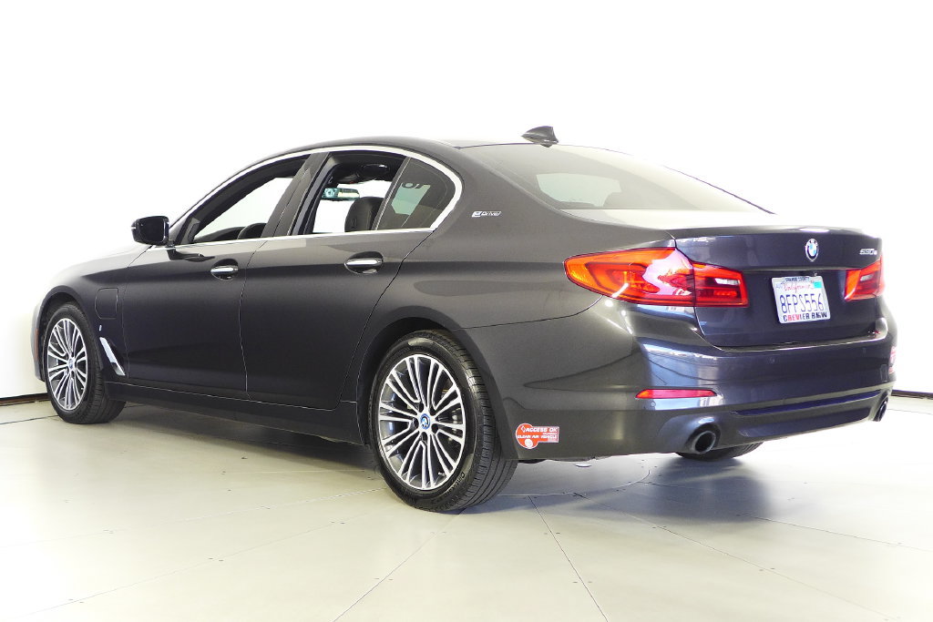 Used 2018 BMW 530e w/ Premium Package 2 RWD image 9