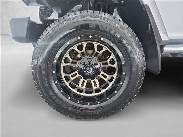 Used 2015 Jeep Wrangler Unlimited Sahara w/ Mopar Chrome Edition Group AWD/4WD image 26