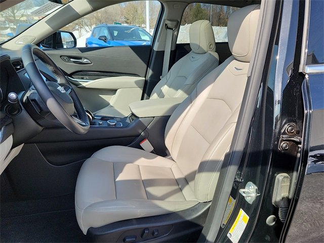 Used 2020 Cadillac XT4 Premium Luxury w/ Driver Awareness Package image 13
