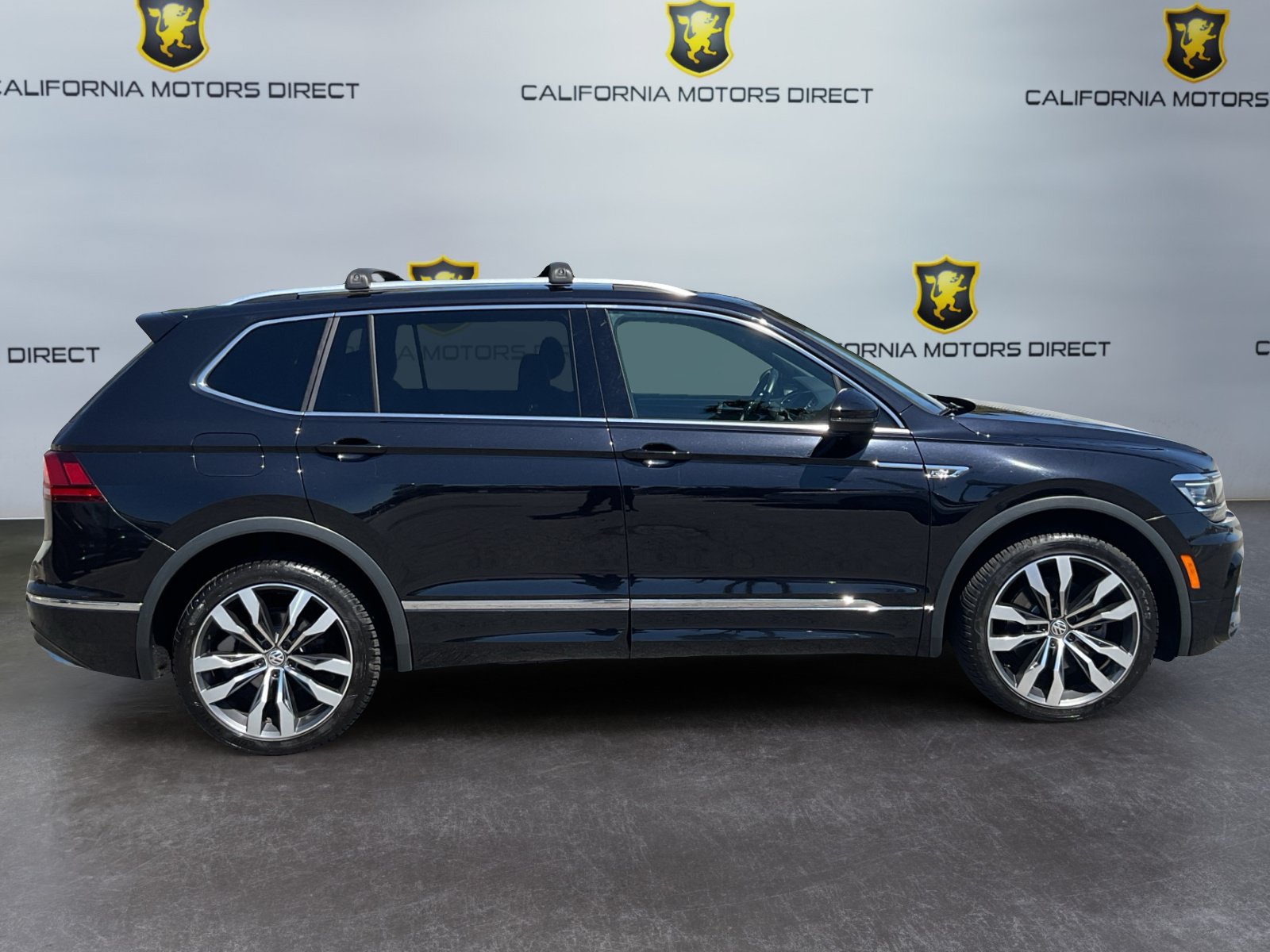 Used 2020 Volkswagen Tiguan SEL Premium R-Line w/ 3rd Row Seat Package AWD/4WD image 4