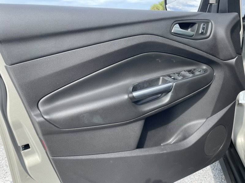 Used 2015 Ford C-MAX Energi SEL w/ Equipment Group 302A FWD image 31
