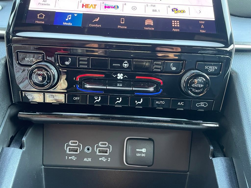 New 2025 Jeep Grand Cherokee L Altitude image 37