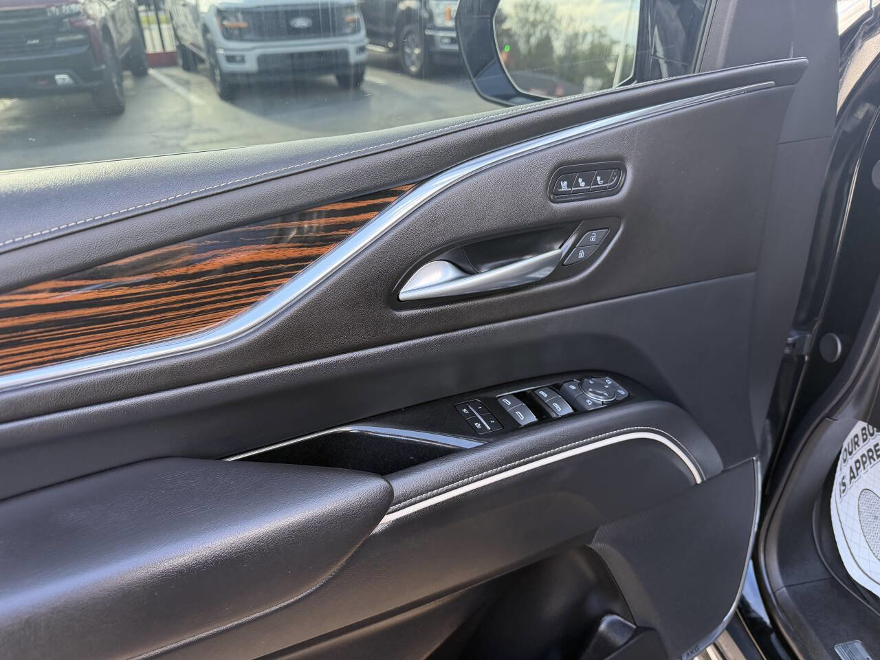 Used 2024 Cadillac Escalade Premium Luxury w/ LPO, Floor Liner Package AWD/4WD image 8