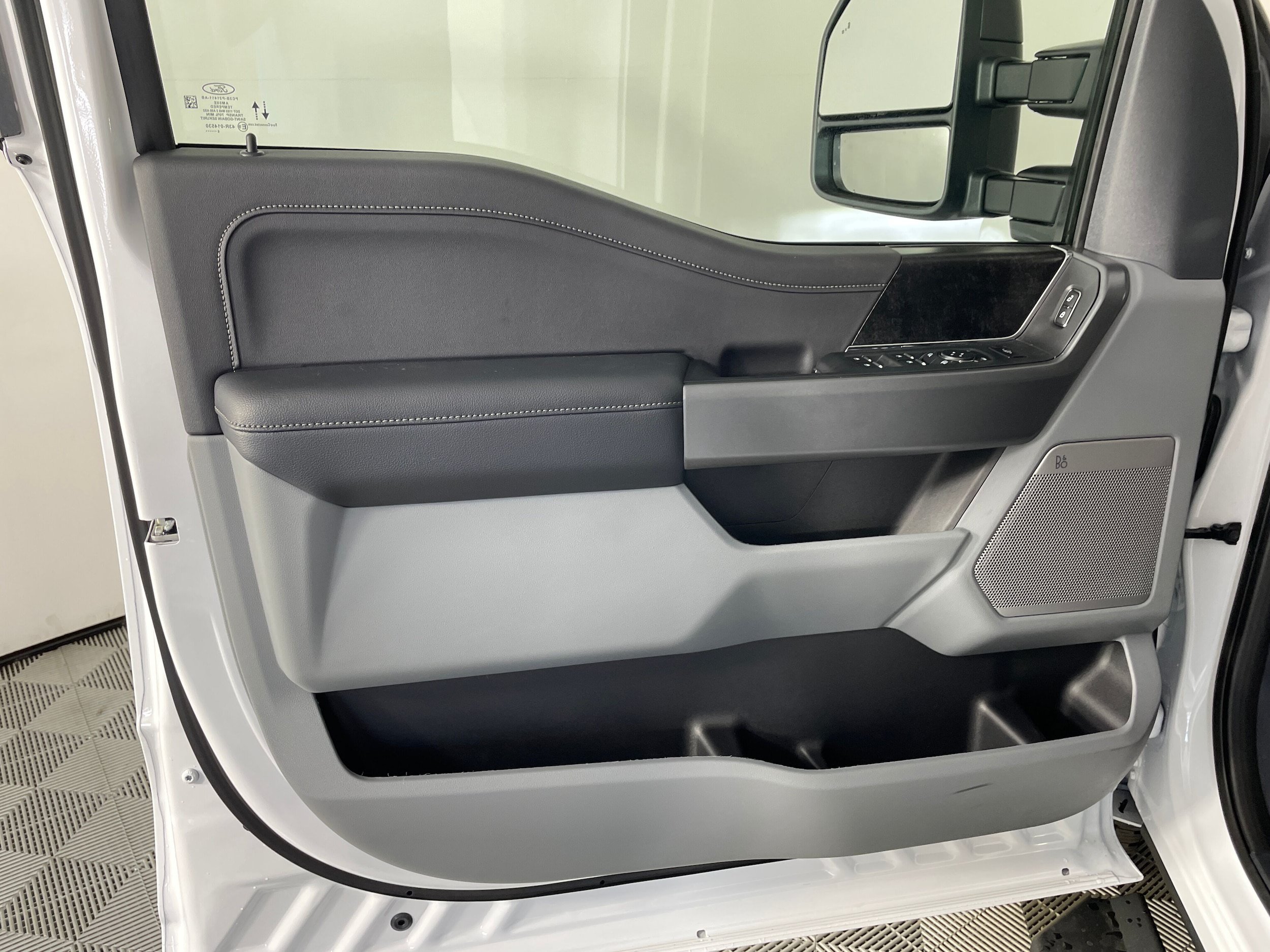 New 2026 Ford F250 XLT w/ XLT Premium Package AWD/4WD image 8