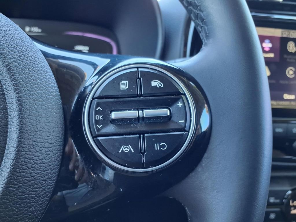 Used 2023 Kia Soul EX image 30