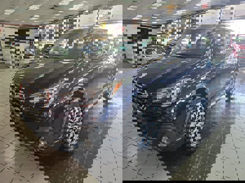 Used 2018 Subaru Outback 3.6R Touring image 1