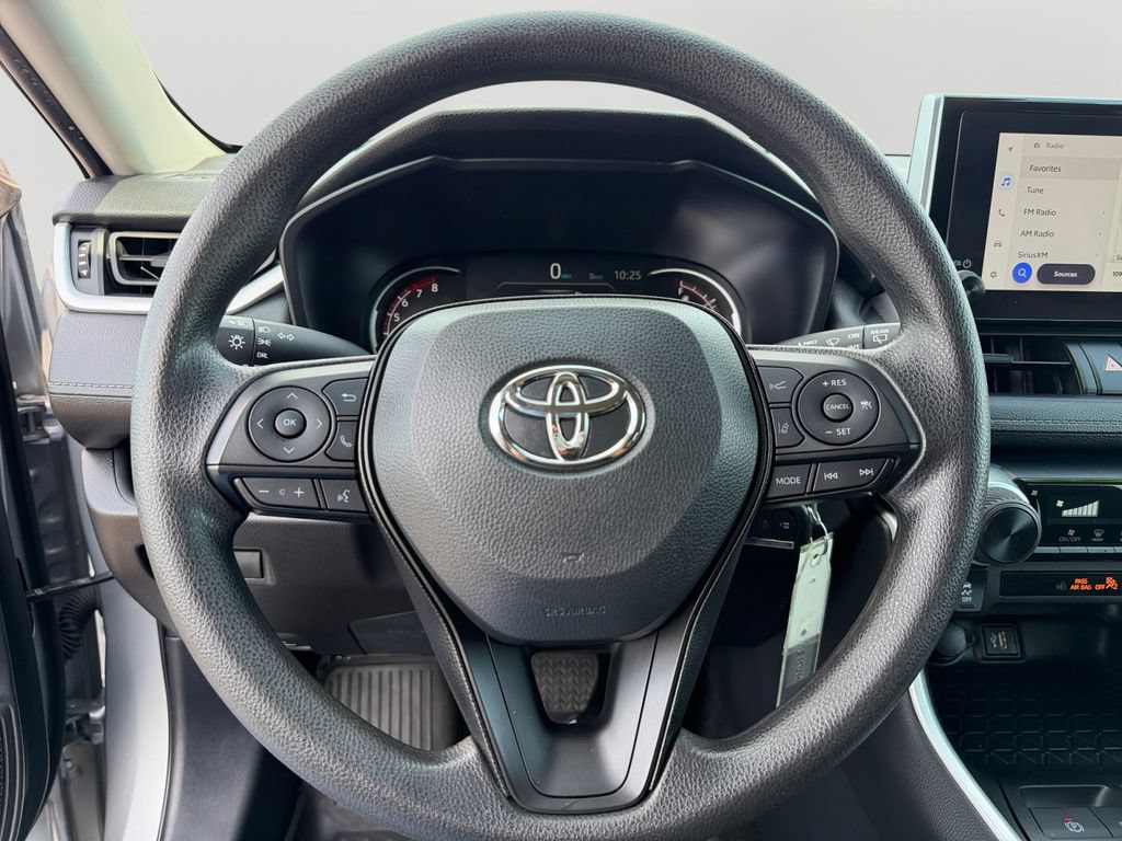 Used 2025 Toyota RAV4 LE AWD/4WD image 18