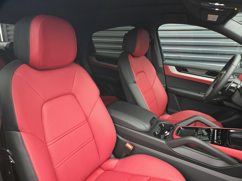 Certified 2026 Porsche Cayenne Coupe AWD/4WD image 19