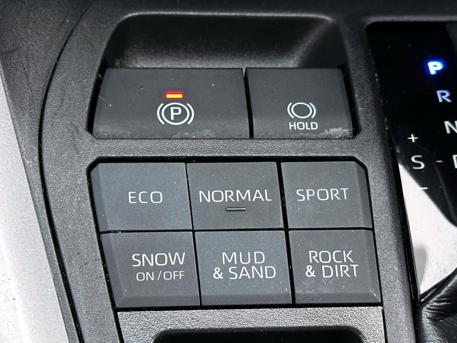 Certified 2023 Toyota RAV4 LE AWD/4WD image 25