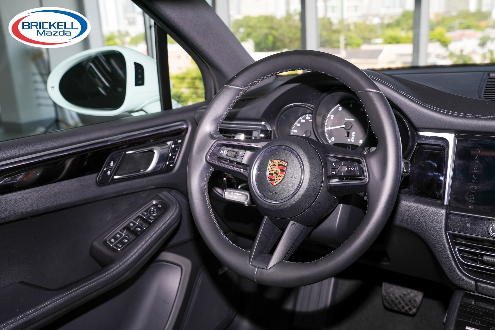 Used 2022 Porsche Macan AWD/4WD image 25