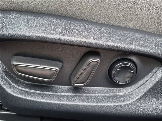 Used 2025 Toyota Camry SE FWD image 28