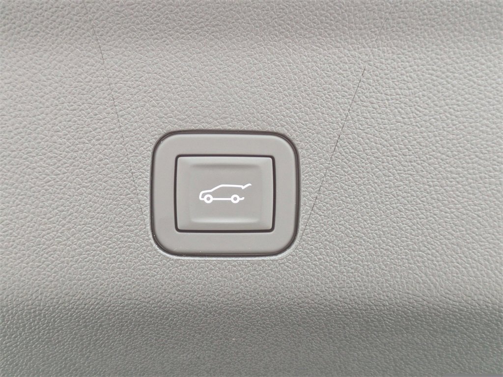 Used 2025 Cadillac Escalade Sport w/ Touring Package image 13