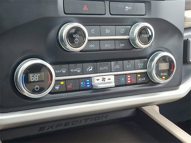 Used 2023 Ford Expedition Max Limited image 14
