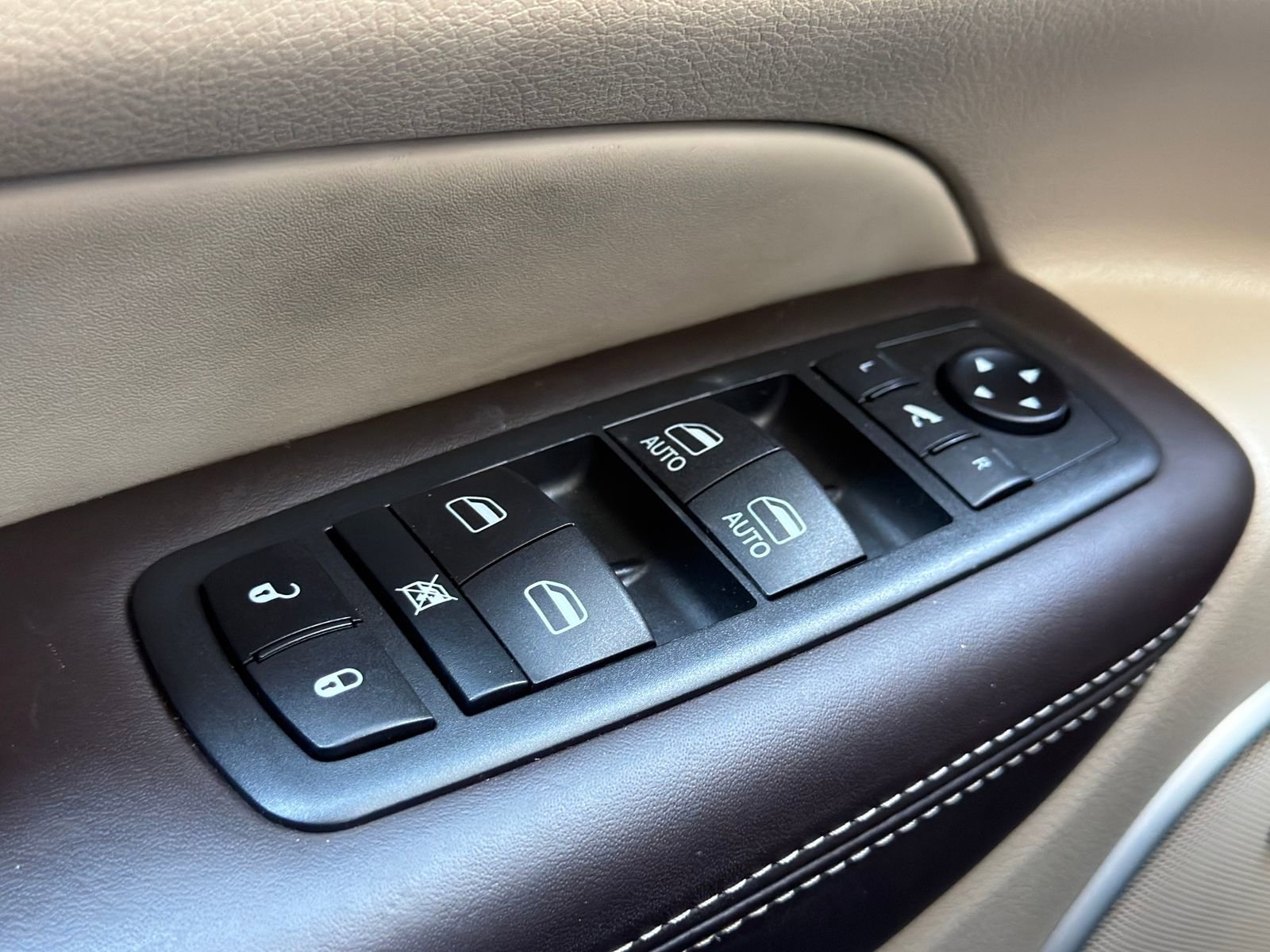 Used 2020 Jeep Grand Cherokee Summit image 23