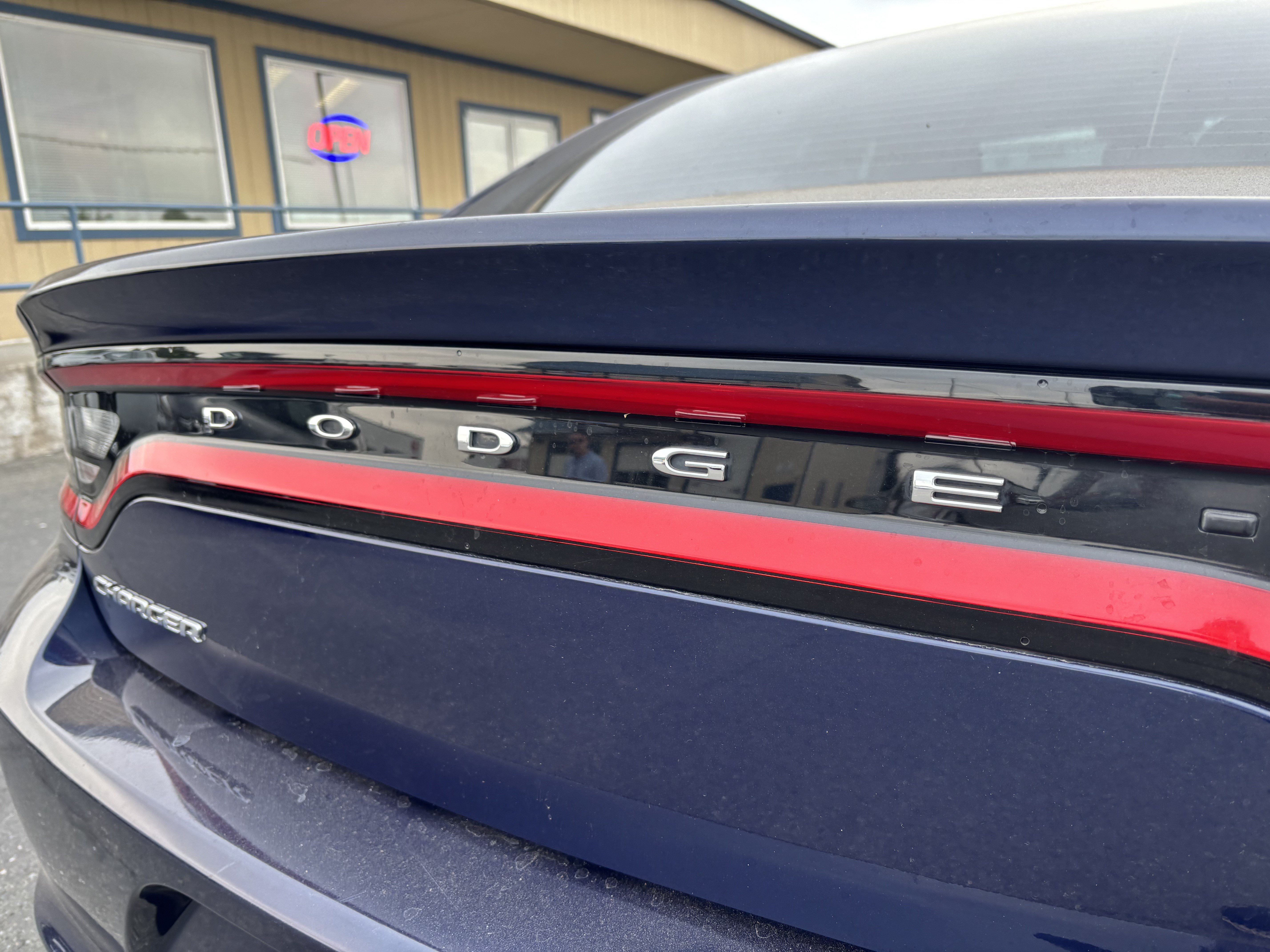 Used 2016 Dodge Charger SE RWD image 10