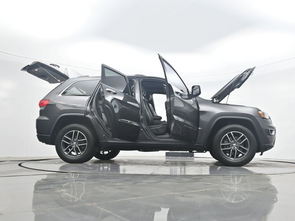Used 2018 Jeep Grand Cherokee Limited AWD/4WD image 43
